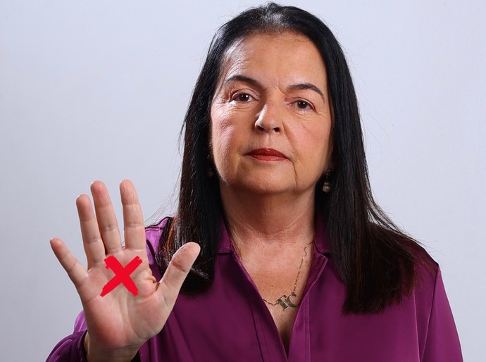 Lei de Fátima Canuto em AL, Código do Sinal Vermelho está entre principais formas de denúncia de violência doméstica