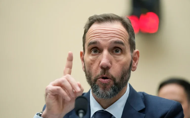 Departamento de Justiça diz que relatório de Jack Smith sobre investigação de Trump 'pertence à lata de lixo da história'