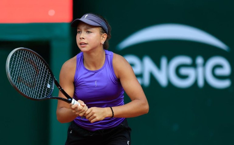 Eduarda Gomes conquista título do Roland Garros Júnior aos 13 anos