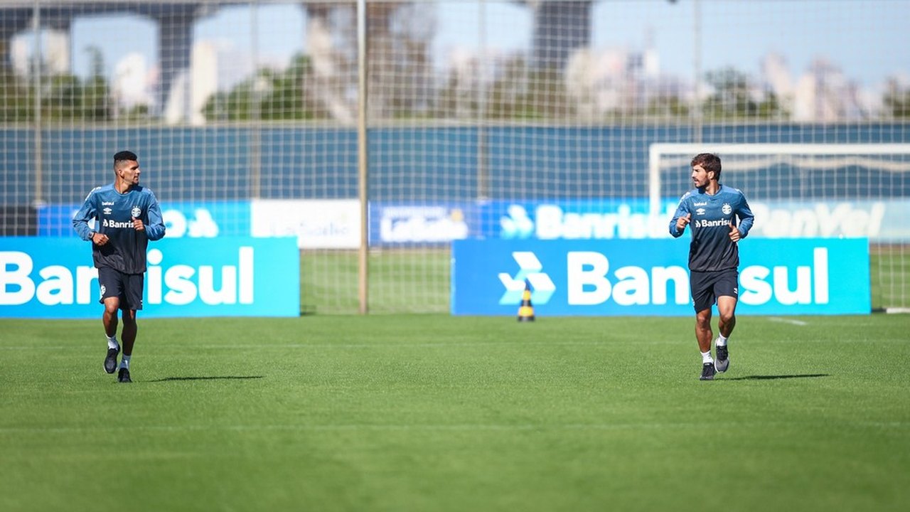 Com jogadores separados, Grêmio faz primeiro treino físico no CT