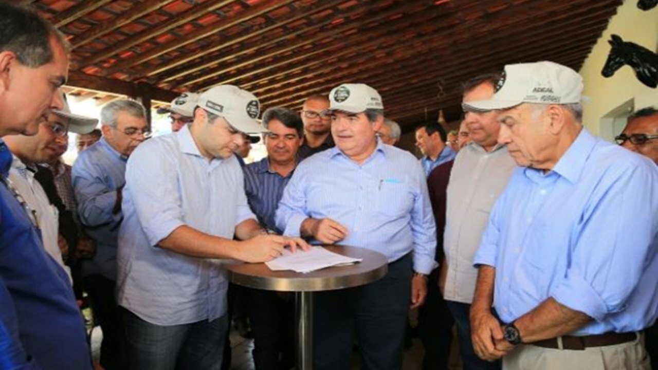 Renan Filho quer carne de Alagoas ocupando supermercados do Estado