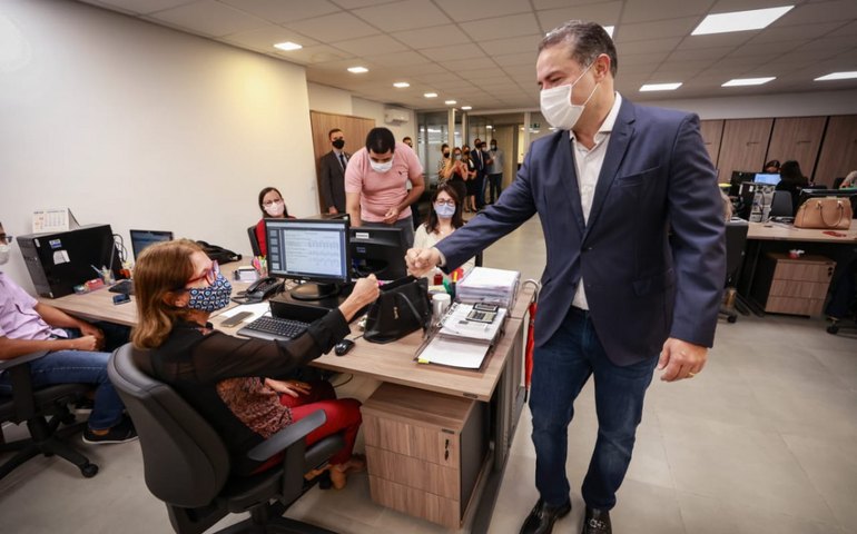 Governador visita novas instalações da CGE e destaca avanços promovidos pelo órgão