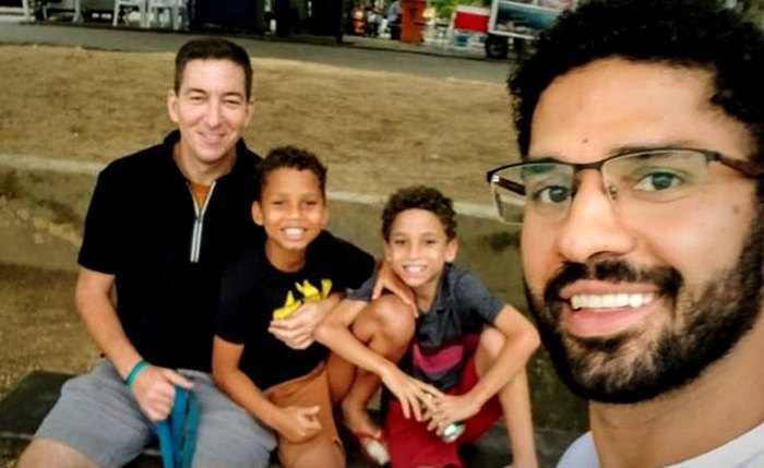 Com os filhos desde 2017, o casal oficializou a adoção em março de 2019 Com os filhos desde 2017, o casal oficializou a adoção em março de 2019