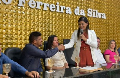 Prefeita Marcela Gomes prestigia solenidade de posse da nova diretoria do Fapen de Novo Lino  