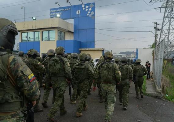 Juízes e promotores envolvidos com facções serão considerados parte do terrorismo, diz presidente