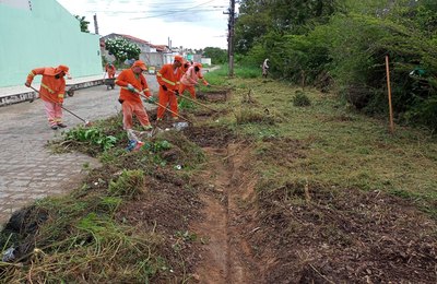 Bairro São Luiz em Arapiraca, é mais uma comunidade a receber as ações do Mutirão de Limpeza