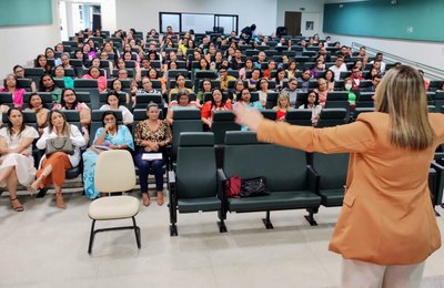 Doutora Luzia Hippolyto encerra a 4ª Edição do Capacita Coruripe