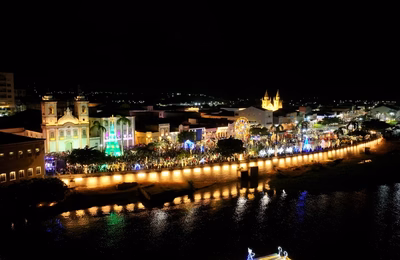 Fim de semana do Penedo Luz tem Barco de Natal, distribuição de presentes e última exibição do espetáculo Uma Estrela de Natal