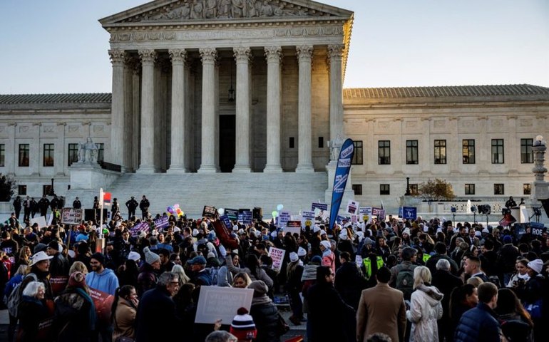 Suprema Corte do Arizona restabelece lei do século XIX que veta o aborto em praticamente todos os casos