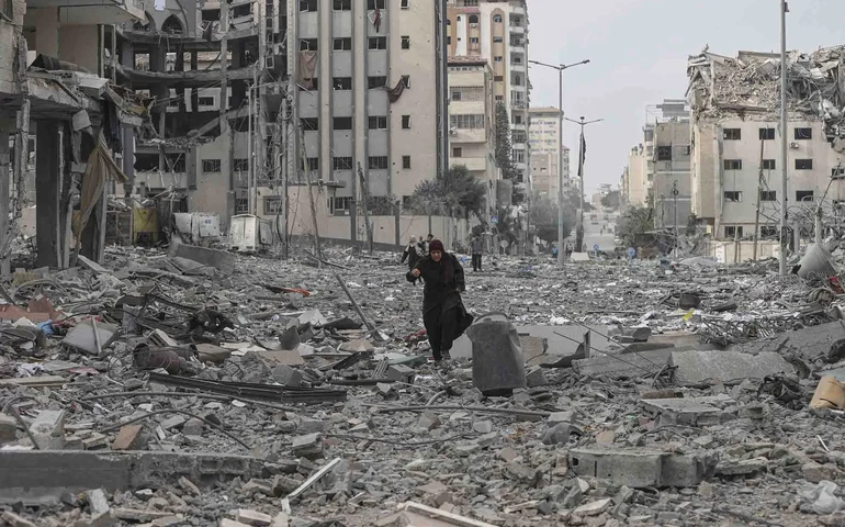 Ataques israelenses matam mais de 30 na Faixa de Gaza