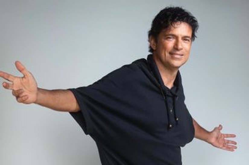 Jorge Vercillo celebra 30 anos de carreira com show em Maceió no dia 1º de maio