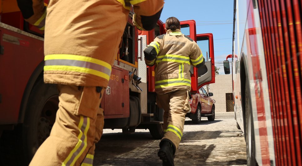 CBM BOMBEIROS CORRENDO VIATURA (2) / Foto: (Foto: Reprodução/CBMSE)