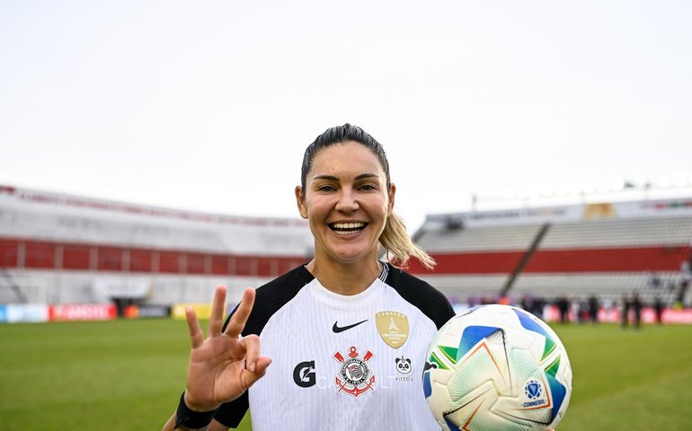 Corinthians goleia Boca Juniors e vai à semi da Libertadores Feminina