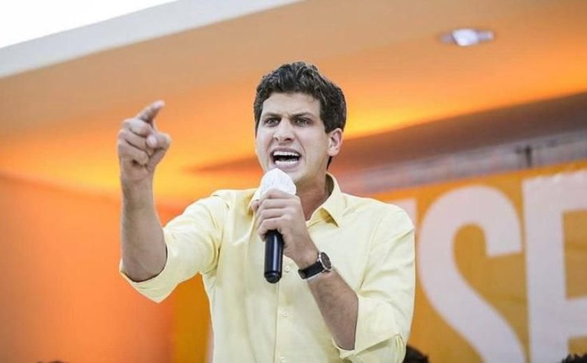 Com 96,09% das seções, João Campos (PSB) é eleito com 56,21% dos votos