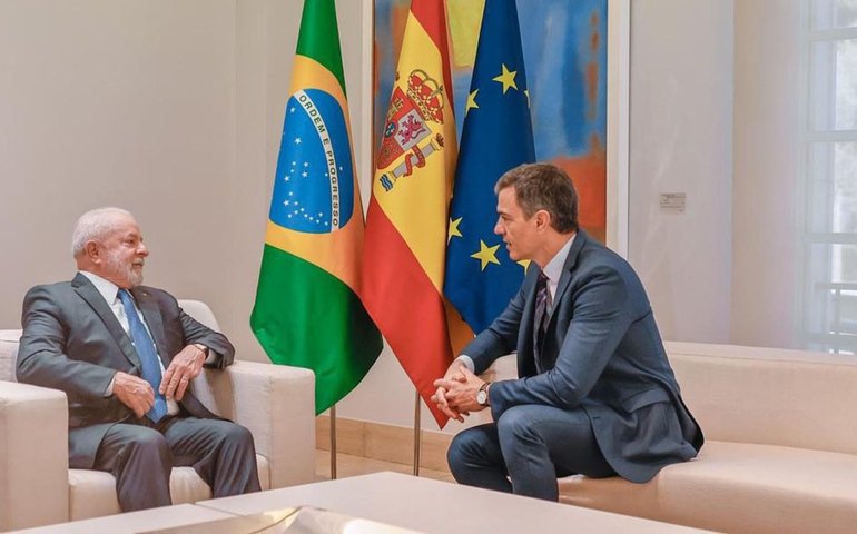 Brasil e Espanha assinam acordos em educação, trabalho e pesquisa