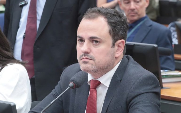 Cadeira de Motta na Câmara é ocupada por Glauber, sob ameaça de cassação