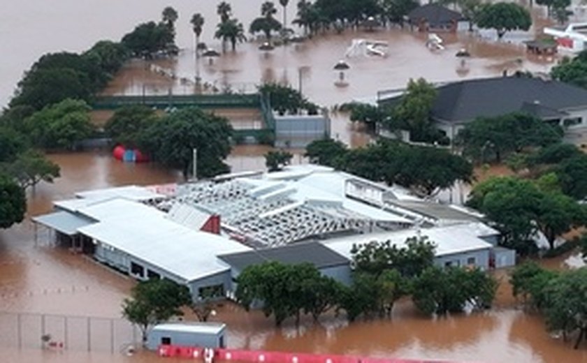 Hospital de Canoas, no Rio Grande do Sul, é evacuado após inundação