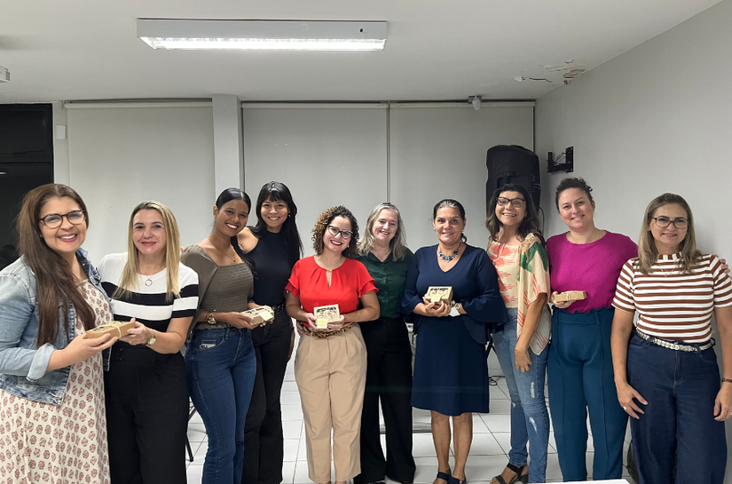Comissão avaliadora julga textos inscritos no 12º Concurso de Redações do PCJE
