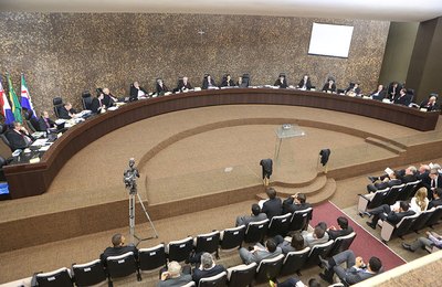 TJ suspende julgamento sobre vaga de conselheiro no TCE