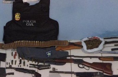 Ação da Polícia Civil apreende dez armas de fogo