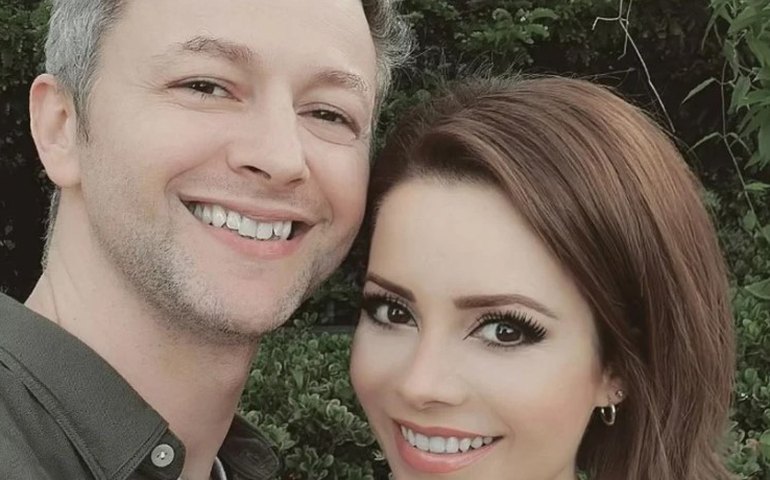 Filho de Sandy e Lucas Lima vai a show de System Of A Down e mostra habilidade com baquetas