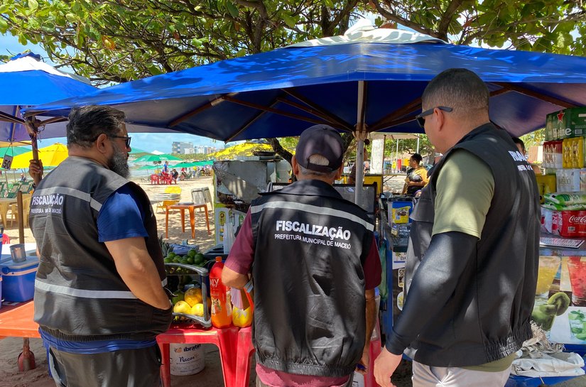 Semsc apoia operação da Vigilância Sanitária no combate à venda de bebidas adulteradas em Maceió