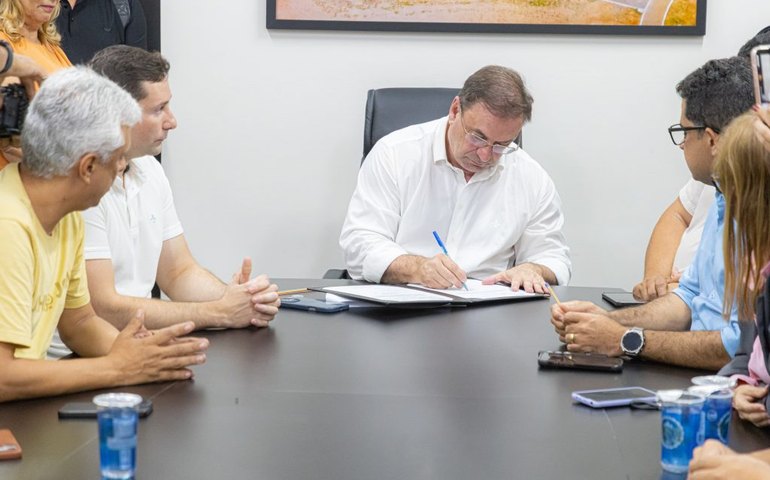 Prefeito Luciano anuncia creche e pavimentação de 10 km de vias no bairro Zélia Barbosa Rocha