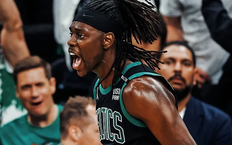 Boston Celtics vence Dallas Mavericks e abre vantagem com 2 a 0 na final da NBA