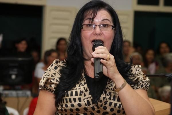 Cantores adoram a Deus no Congresso Feminino