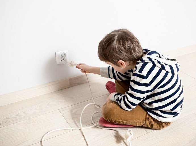 Dia das Crianças: confira dicas importantes para garantir a segurança dos pequenos com a energia elétrica
