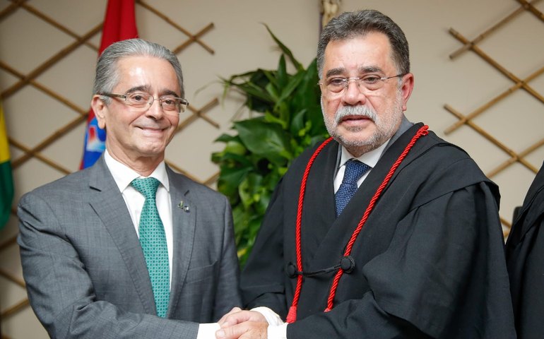 Fábio Bittencourt prestigia posse de Lean Araújo como procurador-geral de Justiça