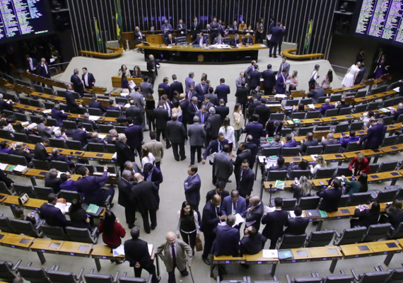 Demora do Congresso ameaça reajuste salarial de servidores