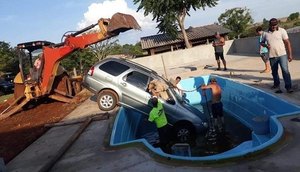 R7 CARRO PISCINA