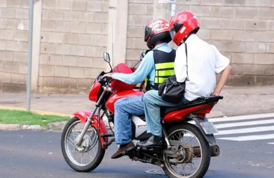 Mototaxistas e motofretistas economizam R$ 530 em taxas do Detran/AL em 2026