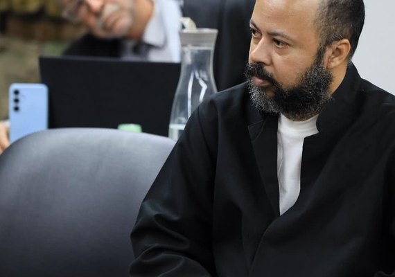 Sobrevivente de serial killer depõe em julgamento e relata sequelas do atentado em Maceió