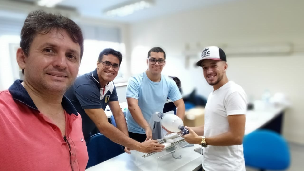Respirador mecânico de baixo custo é produzido em Alagoas
