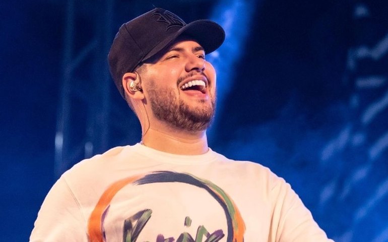 Após sofre acidente de carro, sertanejo Zé Ottávio diz estar traumatizado