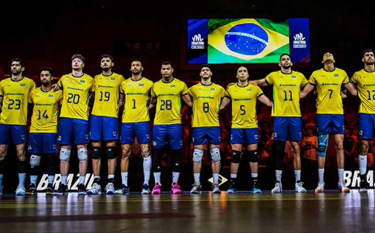 Brasil para no potente ataque da Polônia e disputará o 3º lugar da Liga das Nações de vôlei