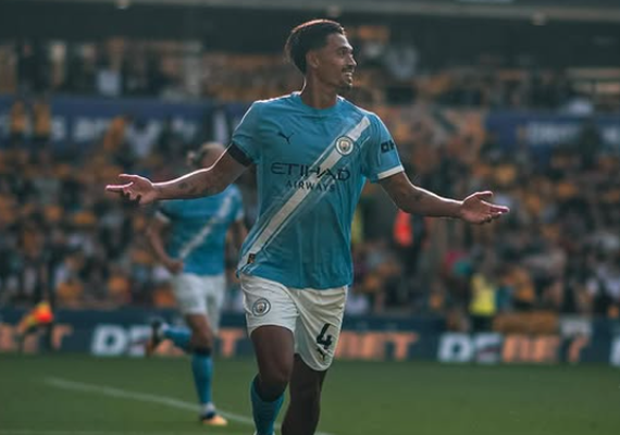 City goleia na estreia da Premier League e Richarlison brilha com voleio pelo Tottenham