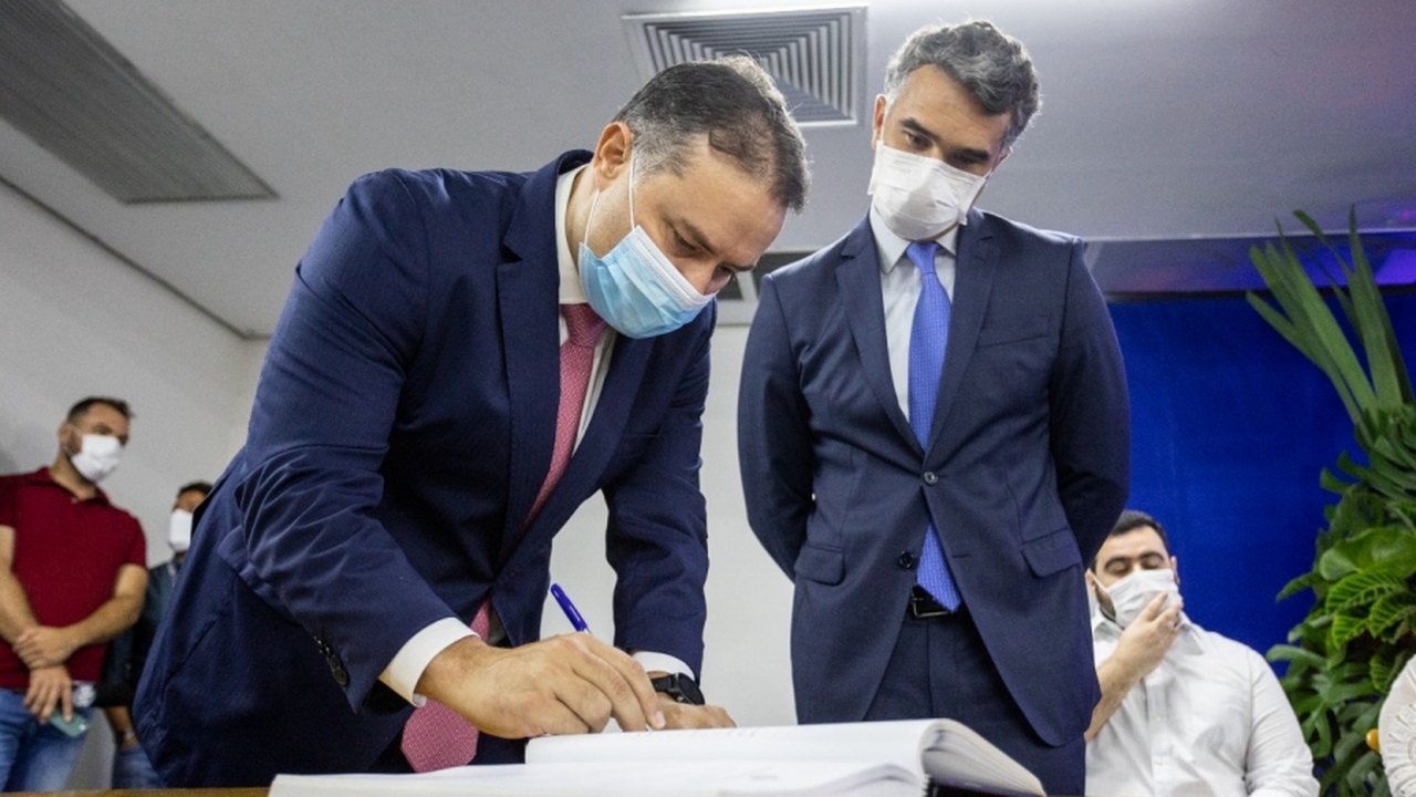 Governo empossa novos gerentes regionais e anuncia investimentos para educação em AL