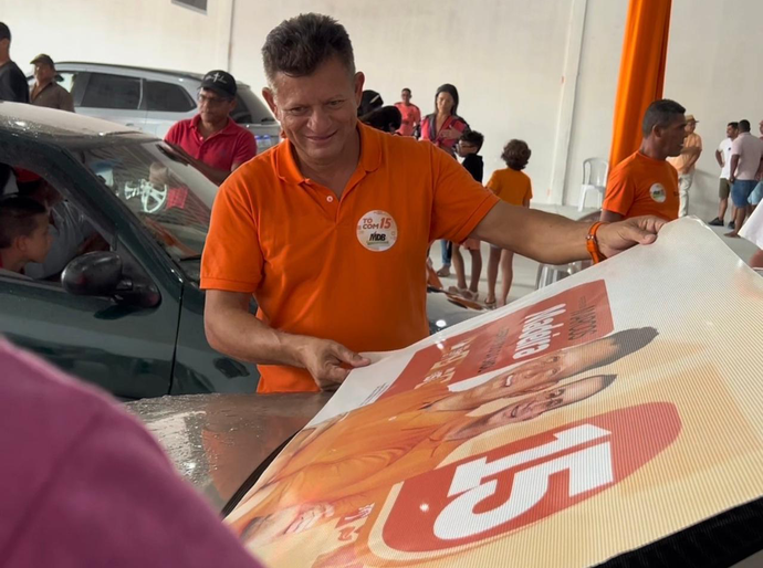 Marcos Madeira realiza grande adesivaço em Maragogi