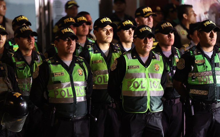 Peru mobiliza mais de 100 mil agentes para garantir a ordem durante as eleições