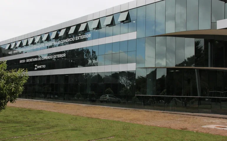 Governo trabalhará para manter e aprofundar vínculos econômicos com EUA, informa MDIC