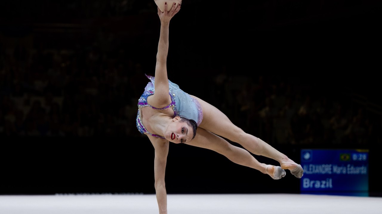 Babi e Maria Eduarda brilham em 1º dia do Mundial de Ginástica Rítmica
