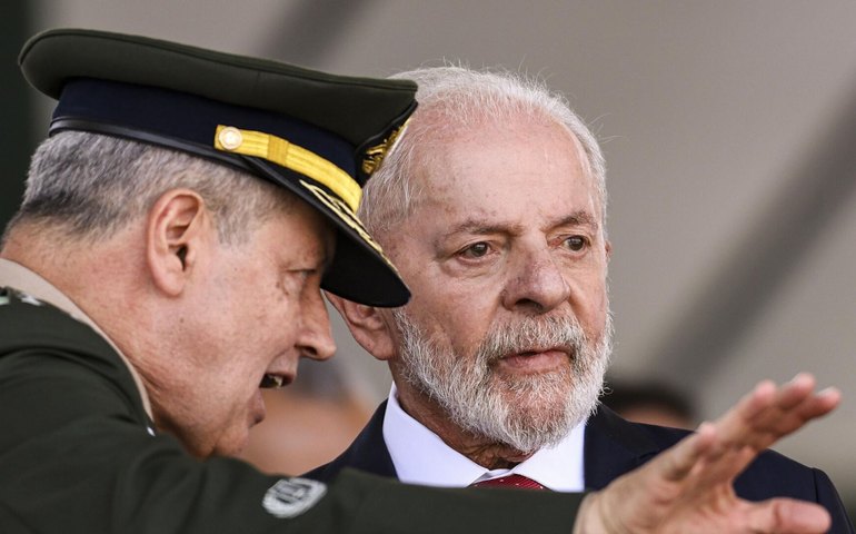 Militares se sentem 'casta', desgosto com governo é histórico e vem antes de Lula, diz especialista