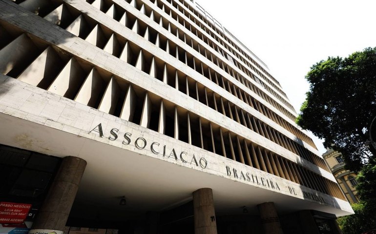 ABI chega aos 115 anos com desafios na comunicação do país