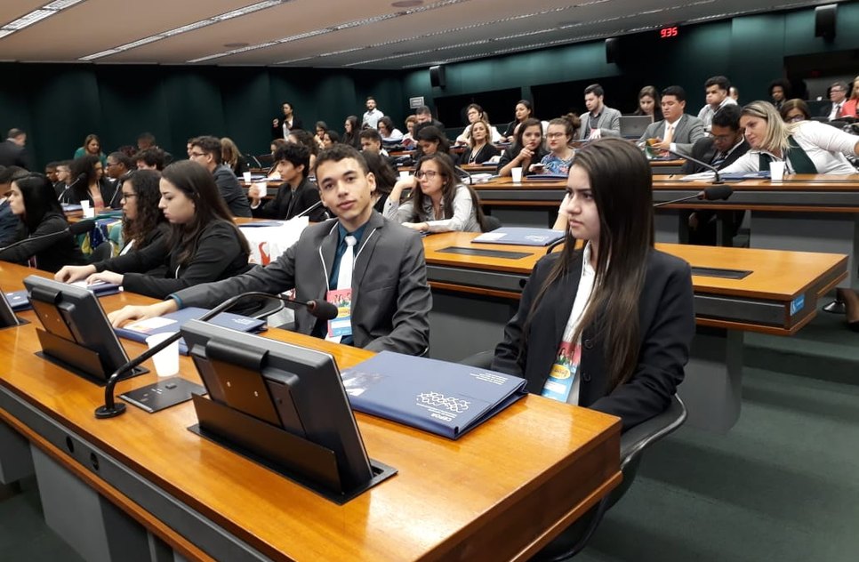 PARLAMENTO JOVEM