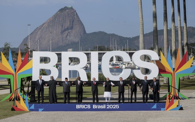 Sanção de Trump contra Brasil é chantagem política e mira o Brics