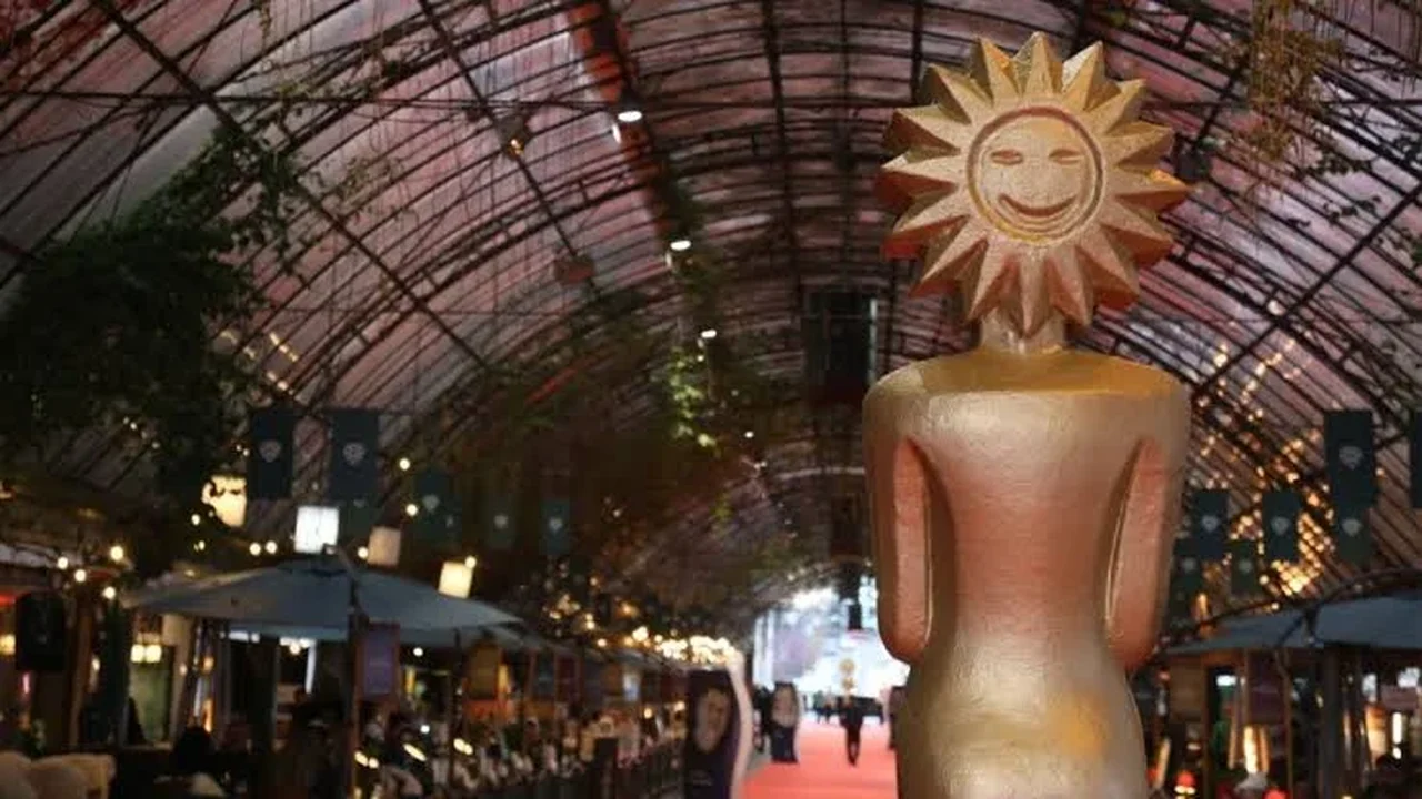 ‘Nosso segredo’, de Grace Passô, conquista Festival de Gramado; José Loreto e Lázaro Ramos recebem Kikitos