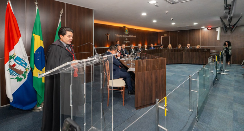 Juiz Hélio Pinheiro toma posse como desembargador eleitoral do TRE/AL